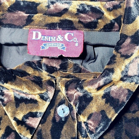 VTG Denim&Co. Shimmering Velvet Leopard Print Long Sleeve Button Down Top (L) - Picture 7 of 9